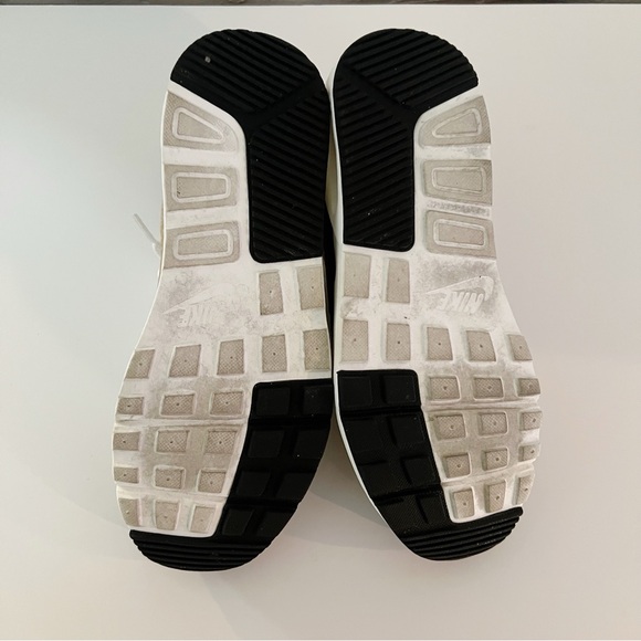 NIKE Women’s Air Max Nike Air Max Beige Metallic Gold - Picture 9 of 9